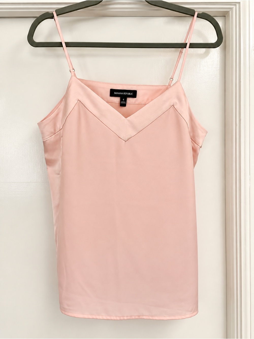 Banana Republic Light Blush Pink Satin V-Neck Camisole, Size 4